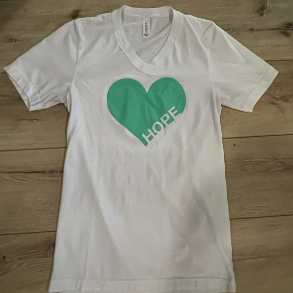 WHITE V neck short sleeved T shirt mint green heart spell out "Hope" cotton XS. - Picture 6 of 9